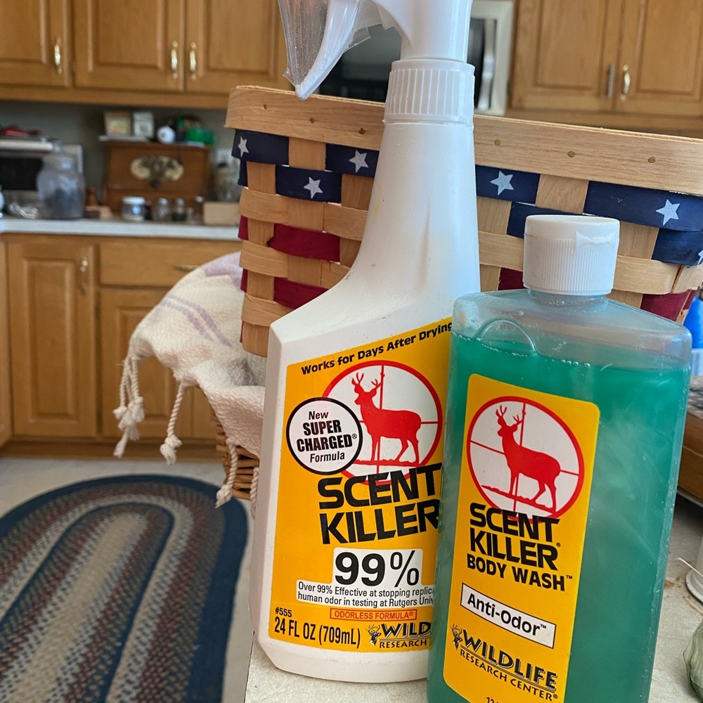 Wildlife Research Center scent Killer Spray and body wash set!